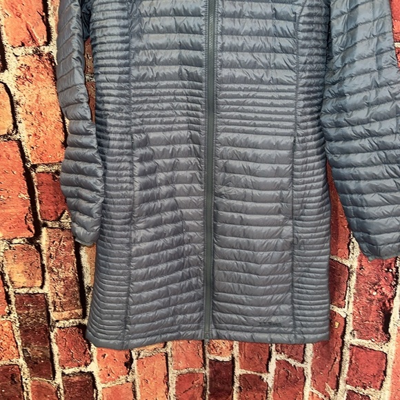 LL Bean Blue Quilted Nylon Ultralight Down Hooded Coat Size Smalll - Picture 9 of 16
